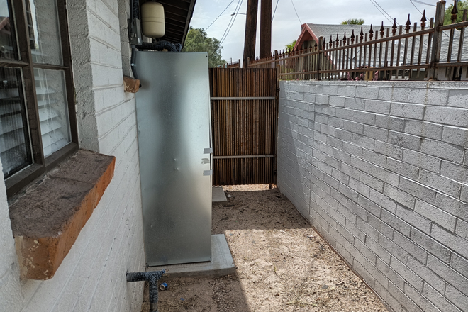 Backyard - 930 N. 7 Th Avenue Apartments