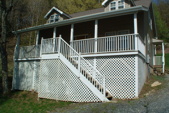 Exterior - Charming 3BR Home Near Blue Ridge Parkway – $570 Mo. Rent Credit & No Deposit