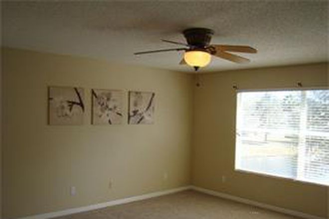 Bedroom - 2404ft2-Great Big House to Live in for Grads & Professionals!$650 All Inclusive (Next To UCF)