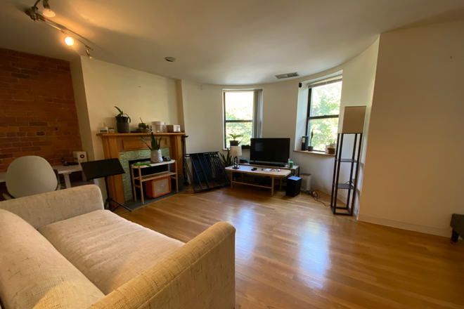 1 - Large studio on Gainsborough with Air conditioning