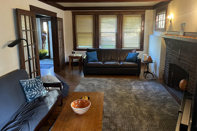 living room - 3 BED/ 1 BATH RIGHT NEXT TO BC CAMPUS! PRIME LOCATION Duplex