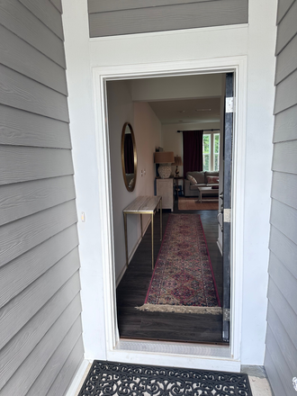 Entrance - New Furnished 3-bedroom Townhouse, great location