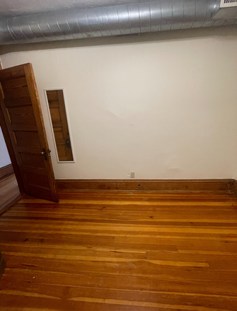 bedroom - Bedroom in girls apartment 5 minutes from Porter Station