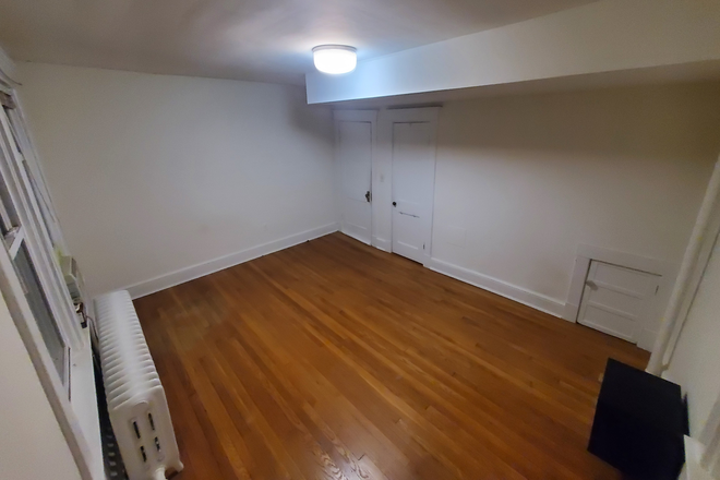 Your bedroom, image 2/2 - Large room in shared home in Bethesda