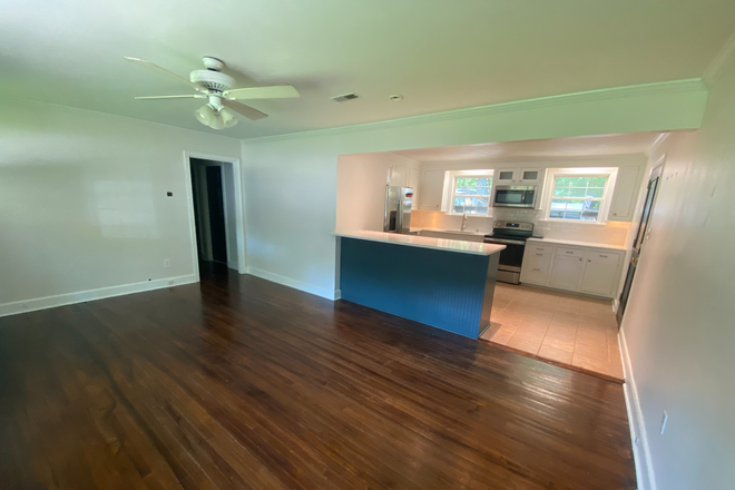 Entry Room - 3br 1ba West Ashley ranch House