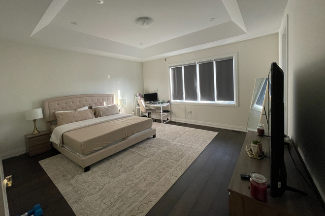 Bedroom A - Modern 4 Bed 3.5 Bath Home in Brampton