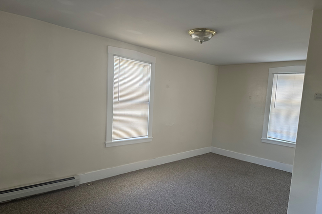 Living Room - Downtown Amherst, Apartment available for rent