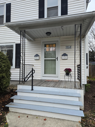Front of House - Sunny 3 Bedroom Upper Unit in Florence Home