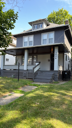 Outside of Home - Private Rooms with Wi-Fi, Laundry & Utilities Included Near Case Western Reserve House