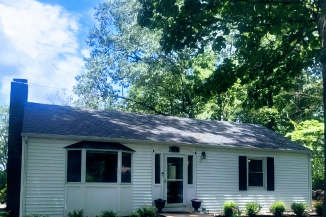 Single Family Home on a private Cal De sac road - 2BR home-Rt 206-Montgomery