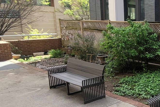 Community Garden - 2 Bd 2 Bath, 2 Metro Stops from AU Apartments
