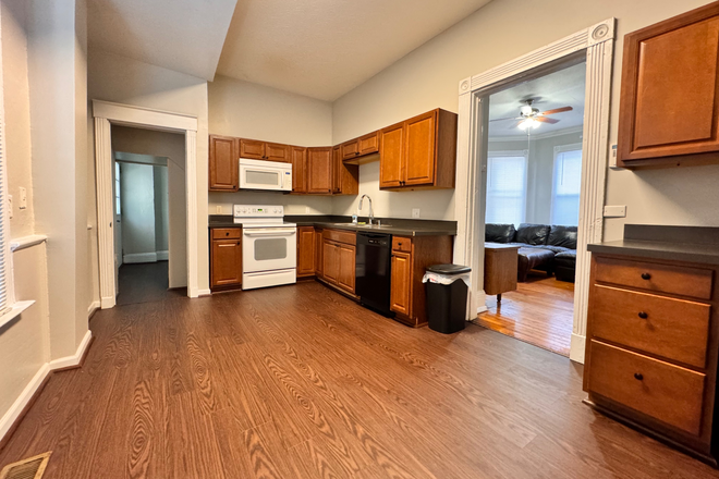 Kitchen - 1773 Williams - Close to XU Campus House