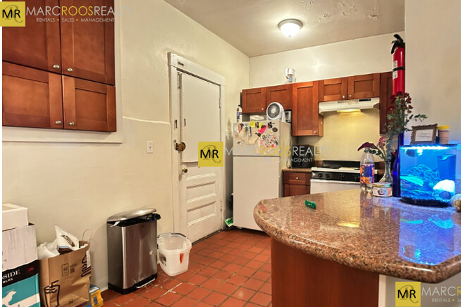 Call NOW for showings! 617-236-8550 - EGMONT ST - *NO FEE* 4BR/1BA IN BROOKLNE AVAIL *9/1/2026* W/ LNDRY IN BLDNG, H&HW INC, RNTL PRKNG! Apartments