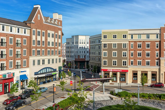 Building - Oaks On The Square (Summer Lease Takeover) Apartments