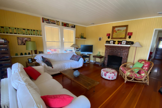 Livingroom - Padanaram Cottage Apartments
