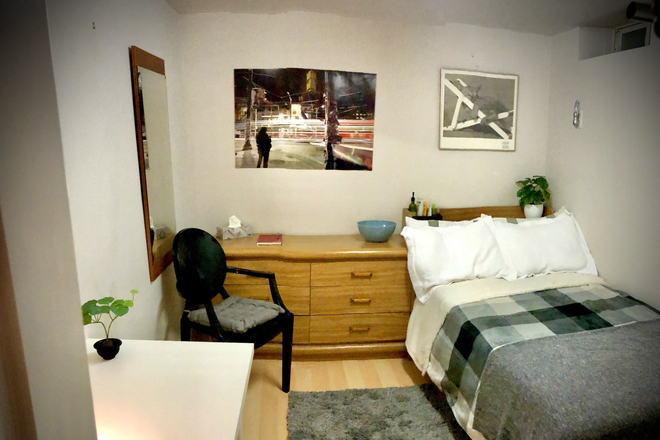 Bachelor unit - Bachelor unit for rent in Margueretta Street
