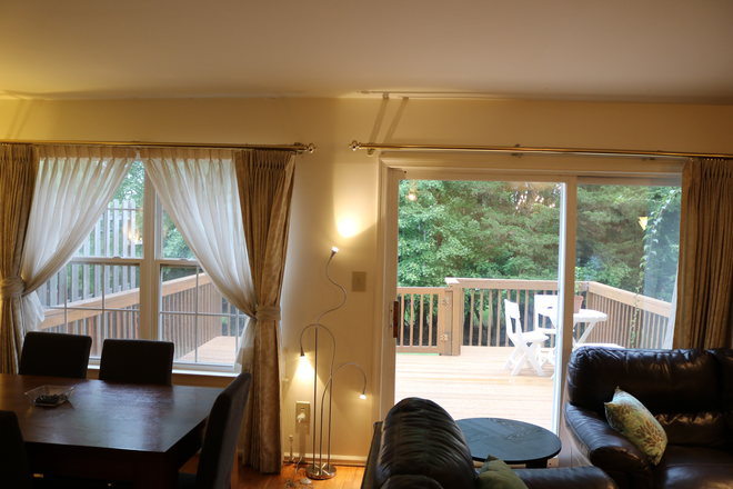 Family Room - 3BR thome-Castleton Rd-Princeton