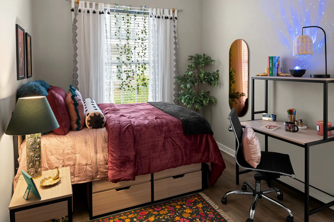 Bedroom - The Standard at Four Corners Apartments