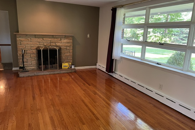 Living Room - Unfurnished rooms in shared home-Carter Rd-Princeton