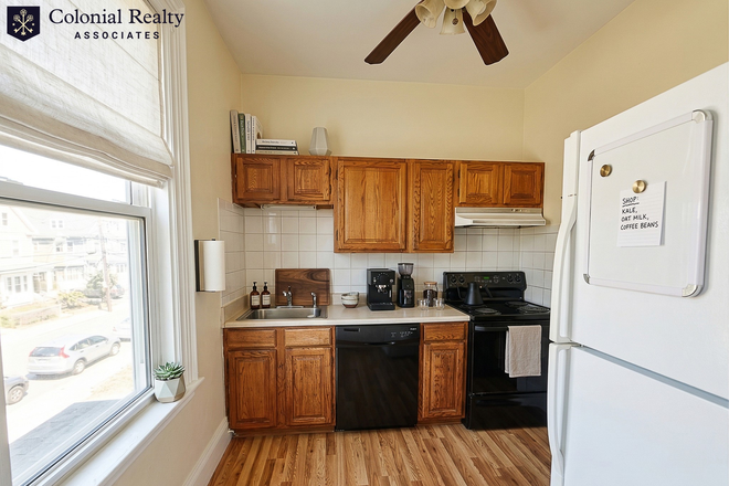 Unit - BEST DEAL! HUGE ALLSTON 4 BED WITH 3 CAR PARKING INCLUDED FOR 9/1/2026! Apartments