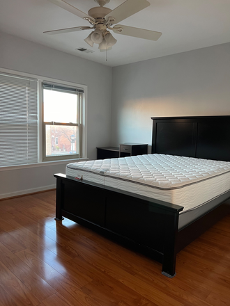 Upstairs room - Barre Circle Townhouse Near Campus