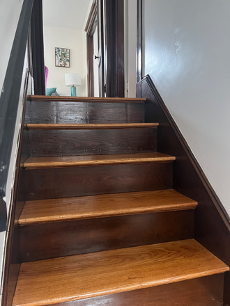 Front hall - Cambridge Charm near Harvard Apartments