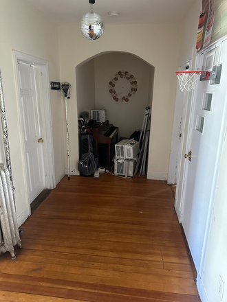 Common - 8 Beds 2 Baths Next to Campus Off Street Parking House