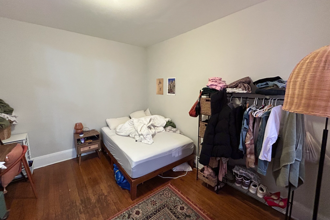 - - NO BROKER FEE 2 BED 1 BATH FENWAY Apartments