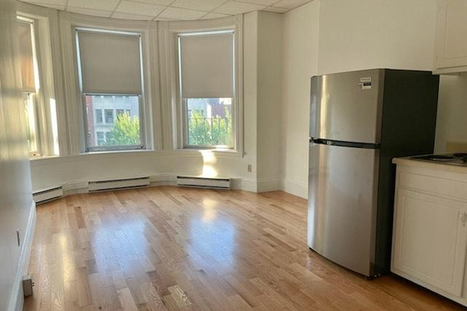 STUDIO - NO BROKER FEE AND AVAILABLE 9/1/2026 - UNFURNISHED STUDIO NEAR KENMORE SQ. AT 854 BEACON STREET Apartments