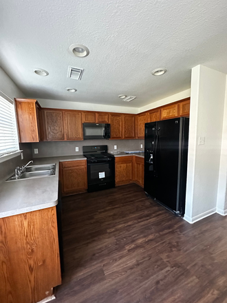 Kitchen - ROOM FOR RENT $725