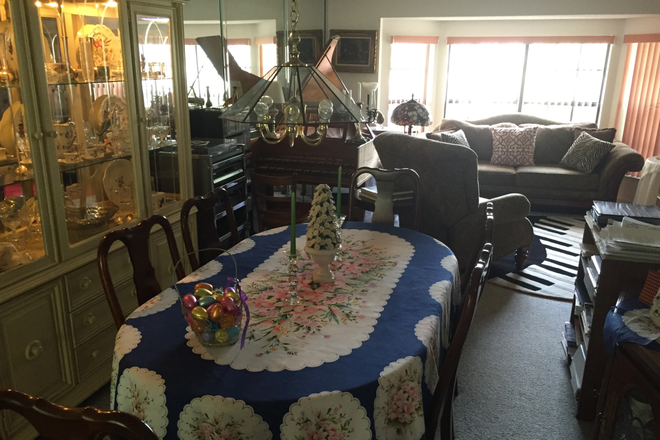 Dining room, sometimes used as study area - Twinbrook House