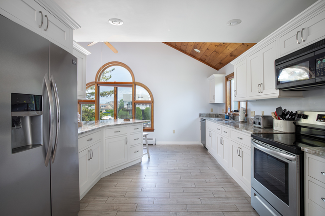 Kitchen - Available for a group of 5! Brilliant Ocean View! House