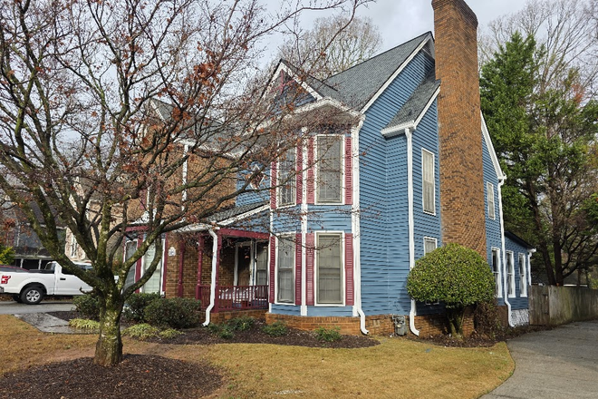 Front - Partially furnished 4 Bedroom / 3.5 Bathroom Home 15 Minutes Away from Emory