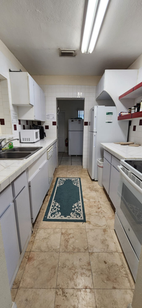Common Areas - kitchen - Family House - 5 bed/5 bath (1 Bed available starting Jan 26) Near to Campus - $1,200 / 305.815-2356