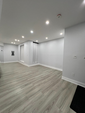 Living Room/Dinning Room - 10 Minutes to UofT, 2 Bedroom 2 Bathroom, Laundry in suite, 1 kitchen w/Balcony Apartments