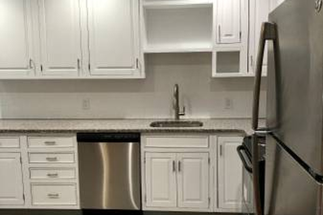 Kitchen - Newly Renovated 2 Bedroom, 1 Bathroom, Private Courtyard Apt