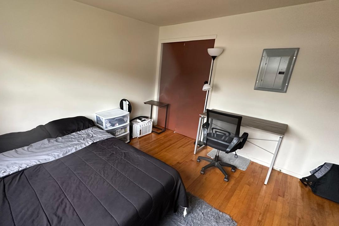 Bedroom Pic 2 - A private bedroom for rent 2026 | $550 monthly | Lease Transfer Apartments