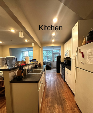 Kitchen 1 - 6BR/3BA Summer Sublet June & July! Townhome