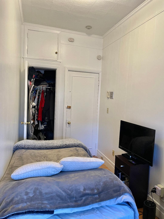 STUDIO - NO BROKER FEE -  FURNISHED BACK BAY STUDIO AT 248 NEWBURY ST. AVAILABLE SEPTEMBER 1 Apartments