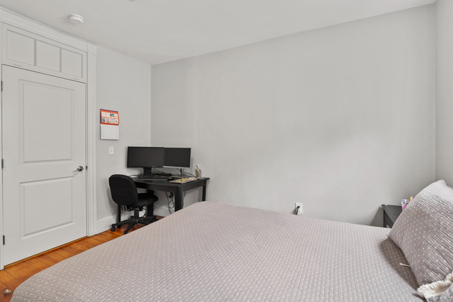 E - Fully furnished 5 bed/2bath available immediately Apartments