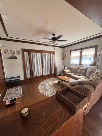 Living Room - 1855 Portland Ave - Room for Sublease - GIRLS ONLY Apartments
