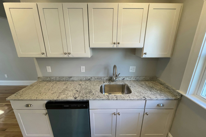 Call NOW for showings! 617-236-8600 - BERWICK RD - HUGE TOP FLR DUPLEX 4BR AVAIL *6/1/2027* W/ 2 BATH, LNDRY IN BLDNG, PORCH, EIK, DW Apartments
