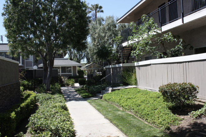Path - Highlander Pointe Apartments