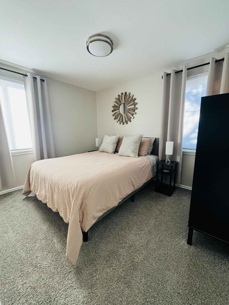 first bedroom - Geneva House