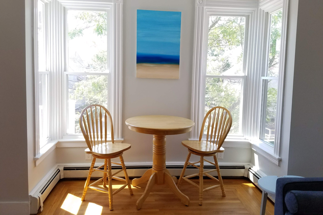 Additional Seating - Private Room, Off-Street Parking, 1 Mile to Brown, Outdoor Space, All Utilities Included Apartments