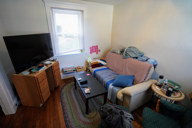 1 - SEPT 2025-Allston 1 bed plus office....H/HW inc. Easy MBTA! No Fee!