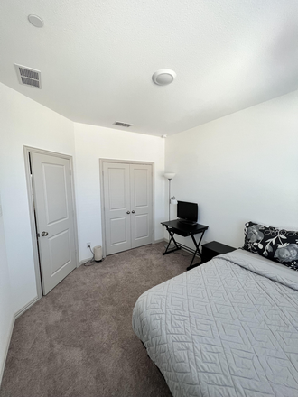 Bedroom - Modern Townhouse