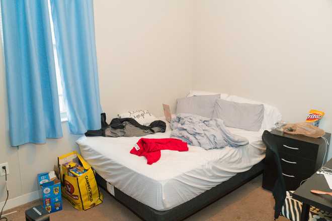 Bedroom - Temple Villas- 1522 W Diamond D Apartments