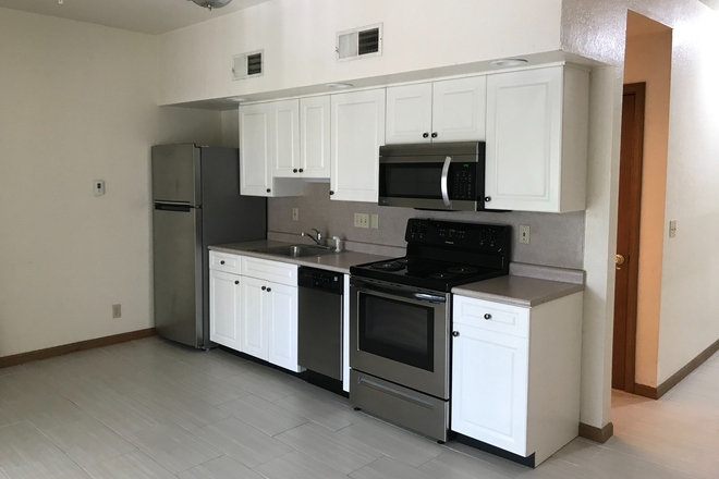 Remodeled studio - 201 Northwestern Avenue Apartments