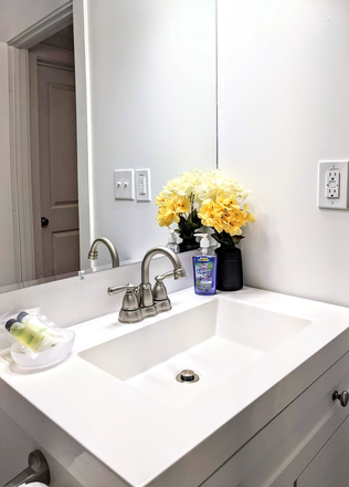 Main house bathroom - Great Units Available on Albans! Duplex